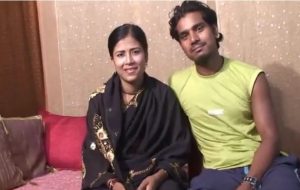 Shy Indian Aunty Gets Pussy & Boobs Massaged By Boyfriend