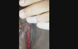 Desi AUNTY Get ATE – SHAVEN pussy – wet POON – snatch Lips MUNCHING