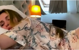 Sleeping mother got stepsons strong dick in pussy